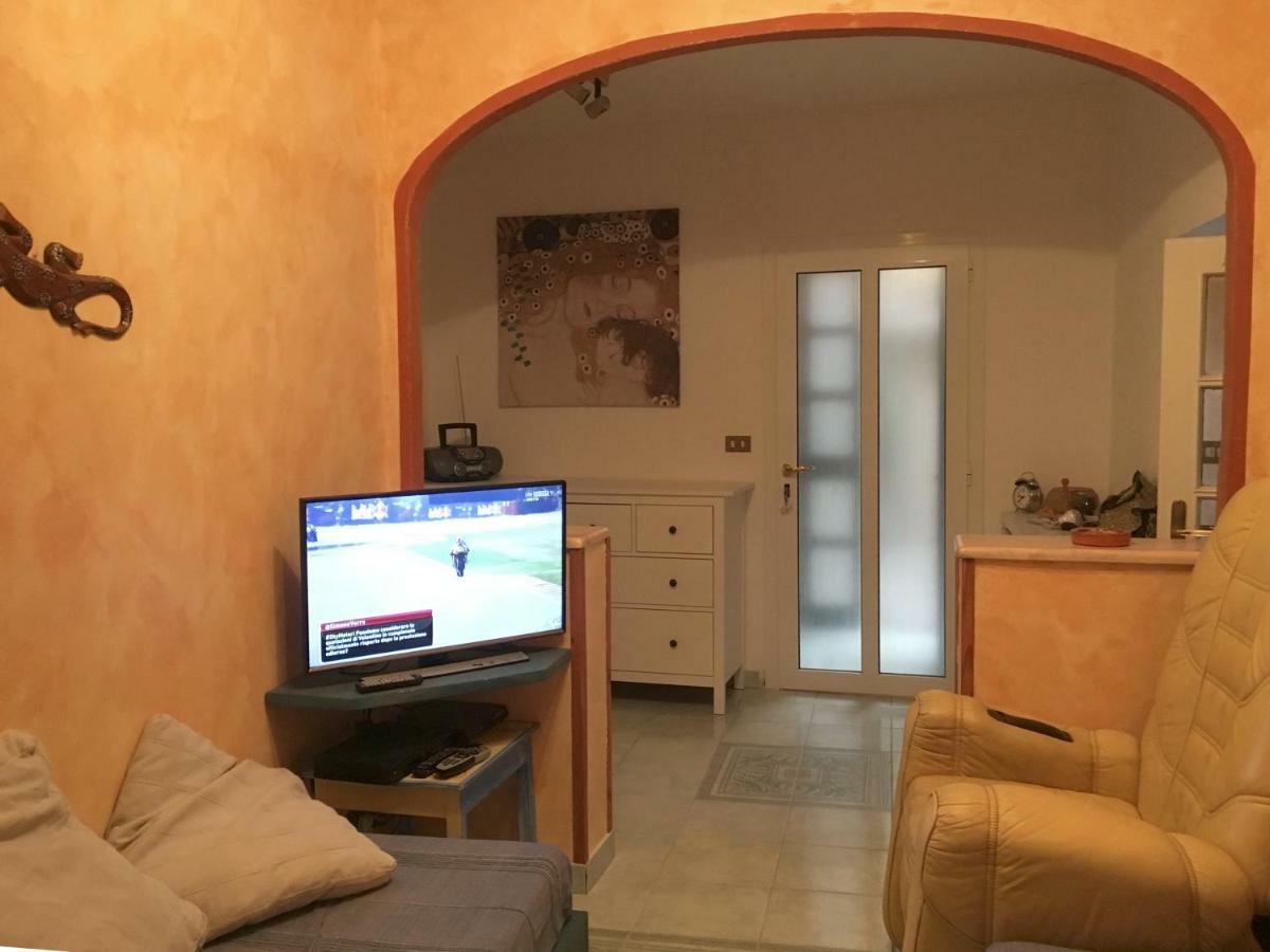 La Casa Di Zoe Apartment Uscio ภายนอก รูปภาพ