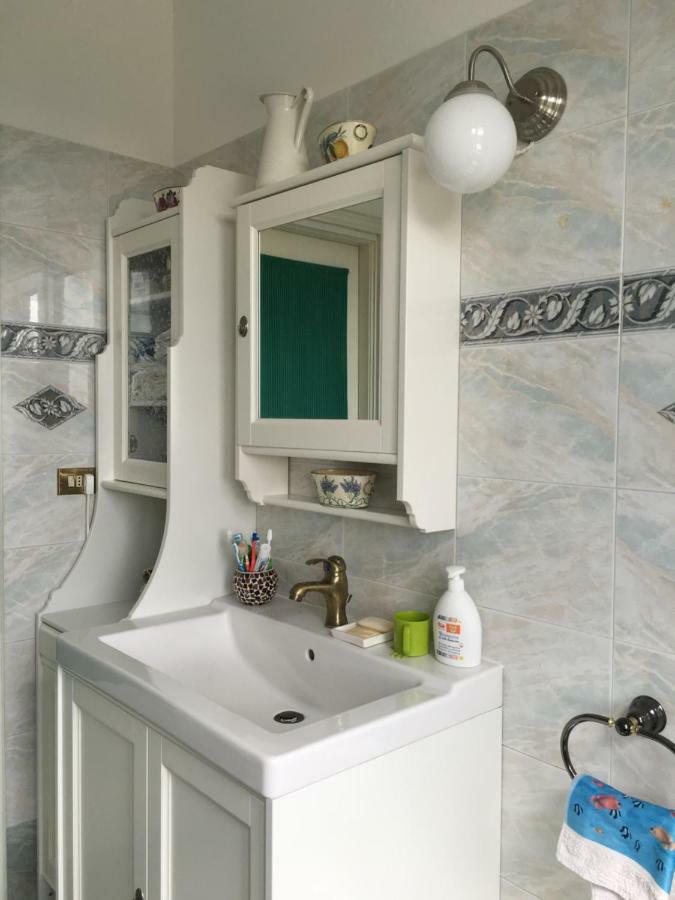 La Casa Di Zoe Apartment Uscio ภายนอก รูปภาพ